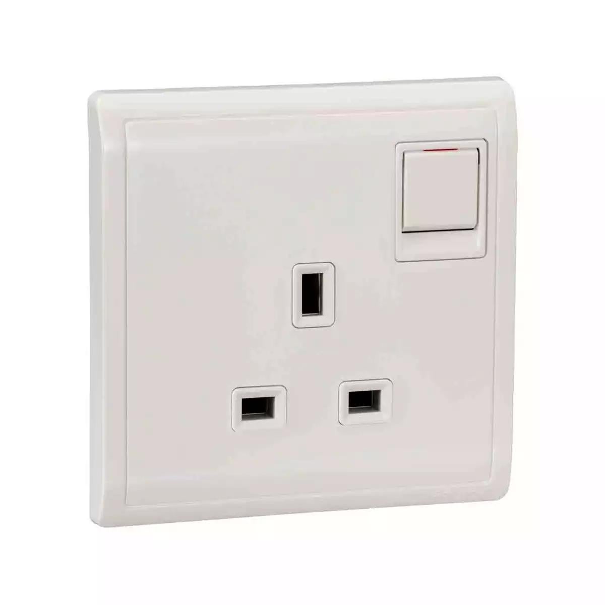 Pieno 13A 250V 1 Gang Switched Socket White