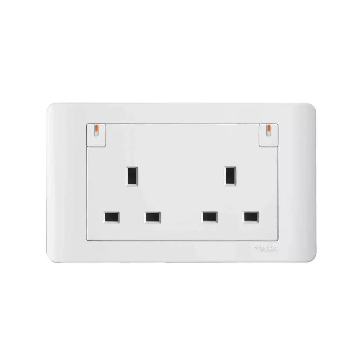 ZENcelo 13A Twin Switched Socket with Ondicator White